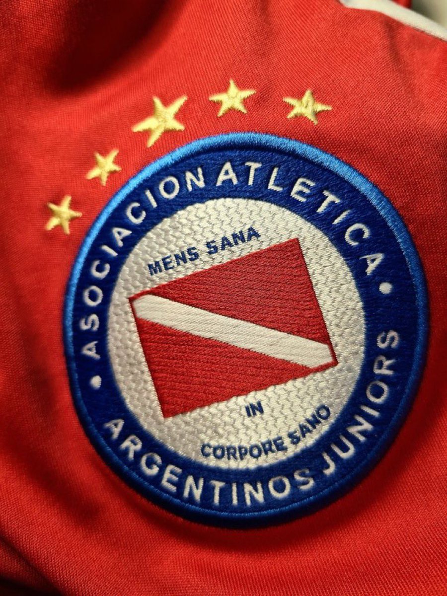 Están manchando a la Asociación Atlética Argentinos Juniors. Por hacer sus negocios y priorizar sus ideales están arruinando la imagen del club. 
Ningún socio ni ningún hincha esta de acuerdo, pero eso a ustedes no les importa. 
Dejen de menospreciar a la institución.