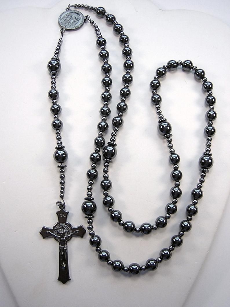 Pray The Rosary tweet media