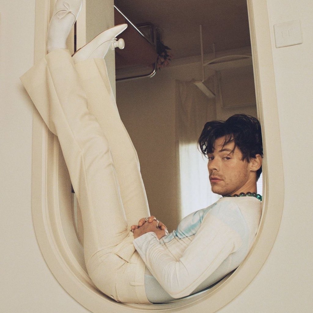 harryberryy28's tweet image. HARRY’S HOUSE                      KATTDO