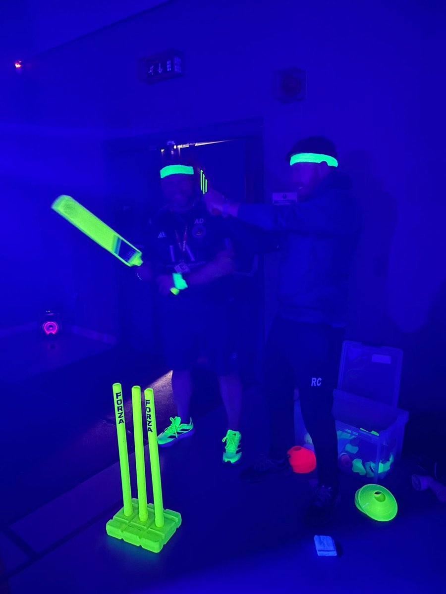 TheCheshCC's tweet photo. A great day of “Glow in the Dark Cricket” for our girls schools, BIG thanks to all at @LancsCricketFDN for setting up and running the day.

#upthechesh #girlscricket #youthcricket #glowupcricket https://t.co/RYxVoEn766