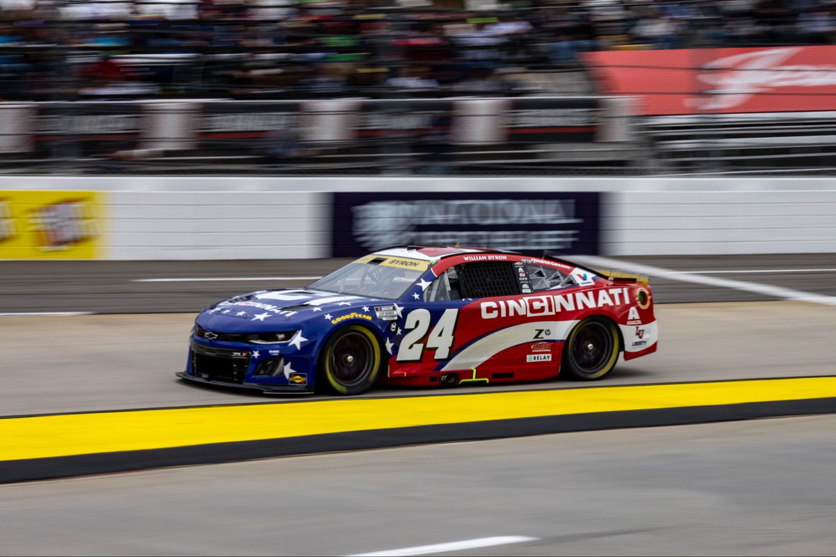 willmcd13's tweet photo. @FWRobbins45 @MartinsvilleSwy I agree, the yellow also doesn’t look as good in photos https://t.co/BzDj9wlFeJ
