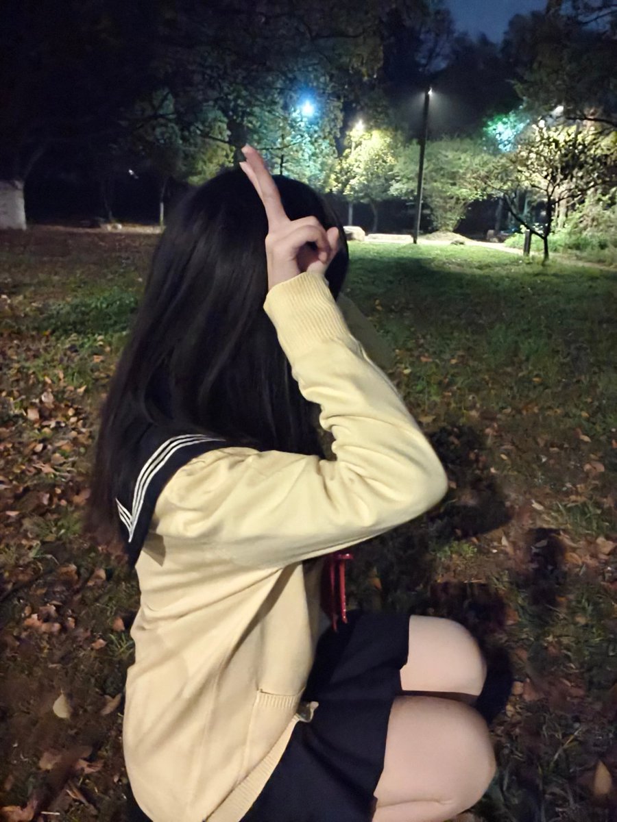 しおり tweet media