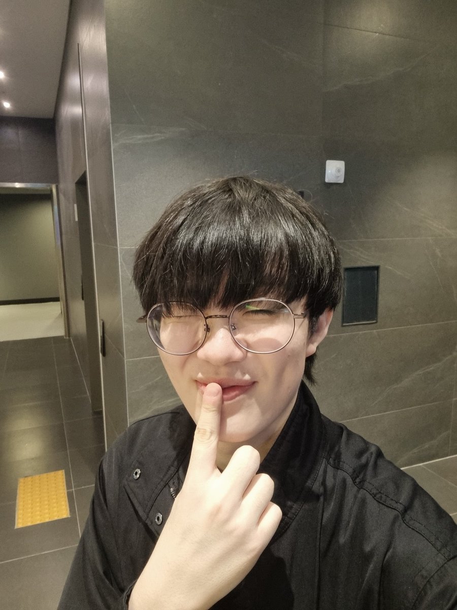 #에이드
이드님 사진 올리기 14일차