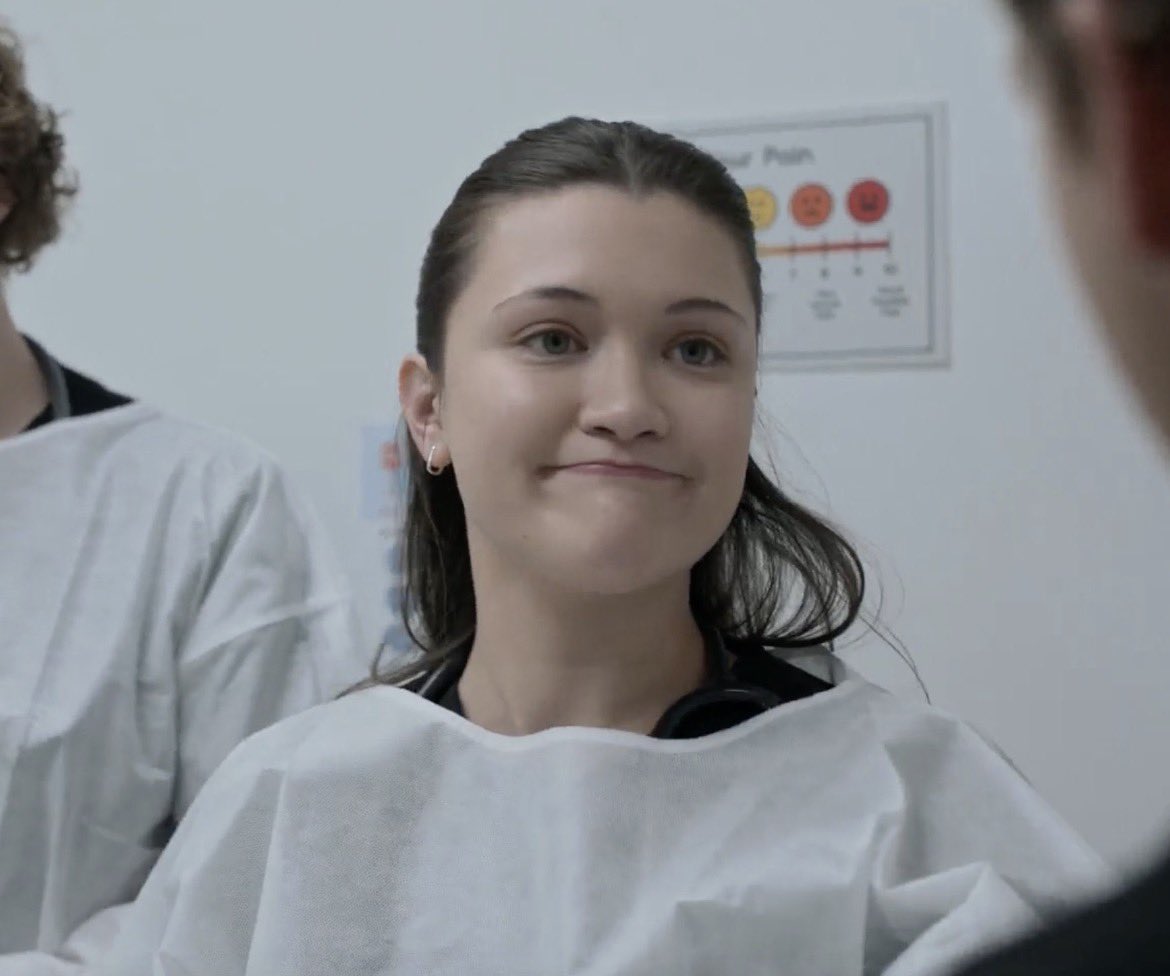 trin’s half up half down tweet media