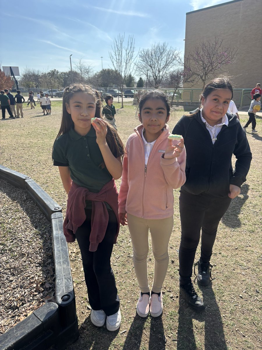 charapace08's tweet photo. Goal Crushers Celebrations held this week for our Roadrunners who met their goals on SMC 3! #builtIIWin #PoweredIIPerform #SOCvt #RegionII @UmojaTurner @ClintonPRussell https://t.co/3zGdS1Y6mK