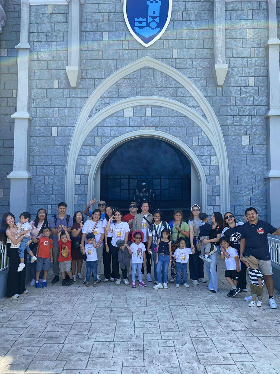 KentRidgeSchool's tweet photo. #KRSexposuretrip at #Jcastles 🏰🎡 #Day3❤️💛
🎠KENT RIDGE SCHOOL 6th Year Celebration🎢
#krSIX #KRSfoundationweek #KentRidgeSchool
#FoundationWeek #Celebration #Anniversary https://t.co/NNKT8ltsBl