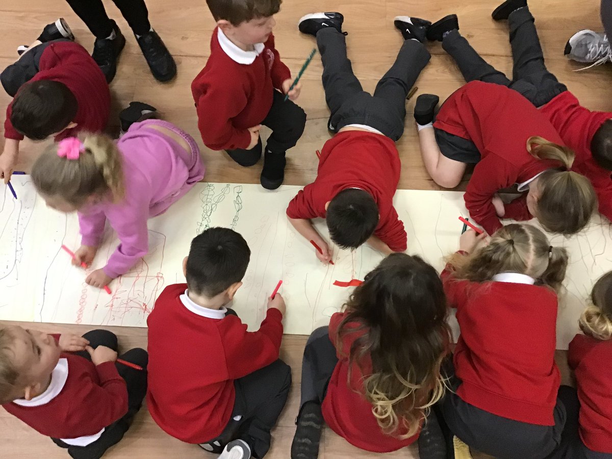KincraigPreSch's tweet photo. We squiggled ourselves into writers! We practised the ‘up’ action and then tried it out on the paper to draw beanstalks. 🪴 https://t.co/EneZ6r1zO2