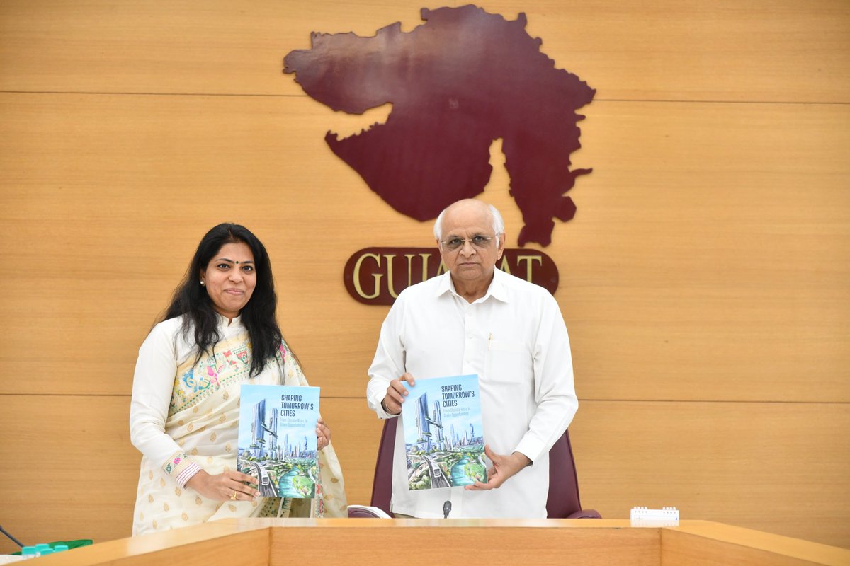 Hon’ble CM released the book Shaping Tomorrow’s Cities – From Climate Risk to Green Opportunities in .

Authored by , the book outlines pathways for sustainable and climate-resilient urban development aligned with the Viksit Bharat @ 2047 vision of Hon’ble PM .
#ViksitBharat2047