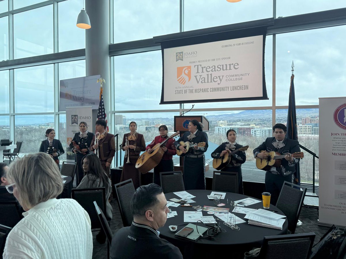 El <a href="/ConsulMexBoi/">Consulmex Boise</a> asistió y fue reconocido en el 16° State of the Hispanic Community Luncheon. Durante el evento se destacó la contribución de la comunidad hispana a la economía de Idaho. El 92% de la actividad económica recae en las PYMES.