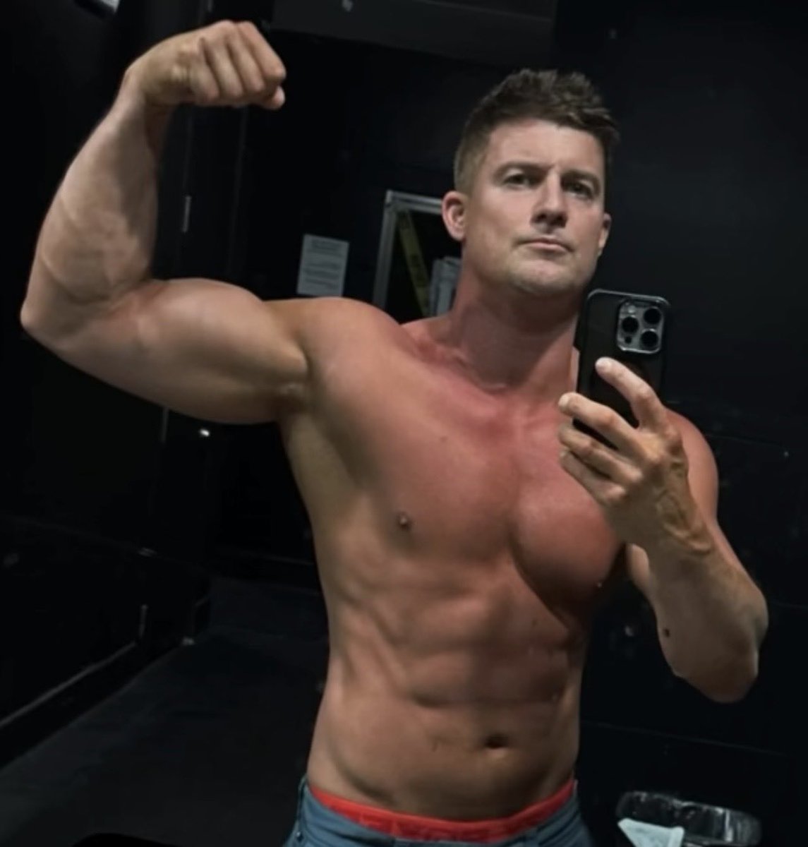 Hunk. | fake! tweet media