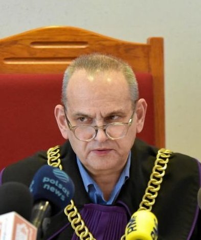 Sędzia KAROL RADASZKIEWICZ.

Karolku, pokaż się państwu.