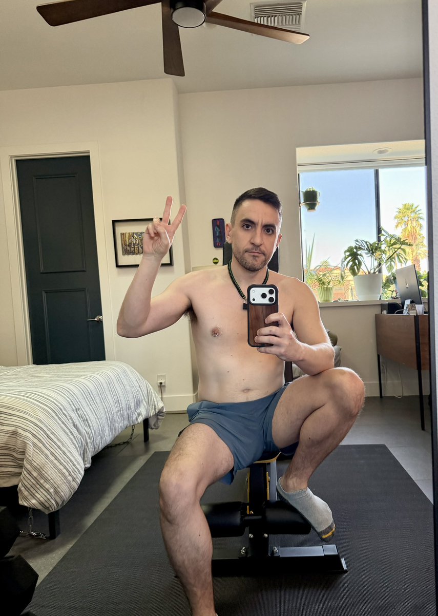 definitelybromo's tweet image. finished my work out 20 minutes earlier than usual #timemanagement