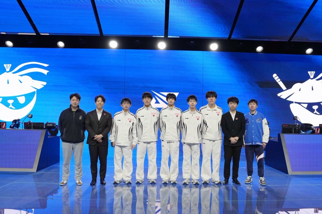 Anyone's Legend tweet media