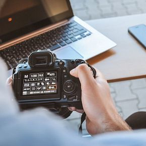 RadiantPhotoVid's tweet image. Real Estate Photography Tips for Agents. Read more: bit.ly/3N2XaZH

#RealEstatePhotography  #RealEstateAgentTips
