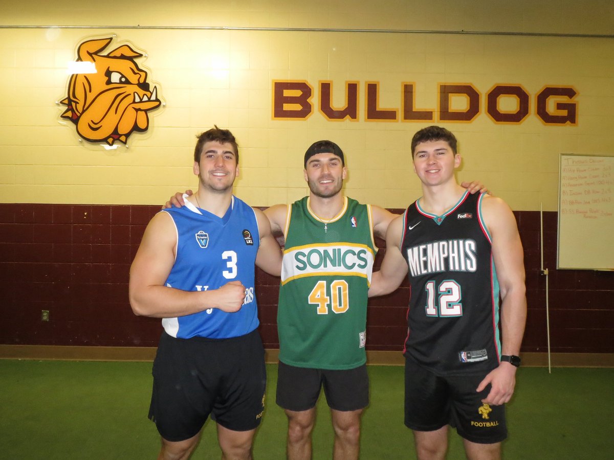 Tradition never graduates! Spring break ARM FARM! The guys have been getting after it….SPRING BALL 🔜

#GoDogs | #EarnIt