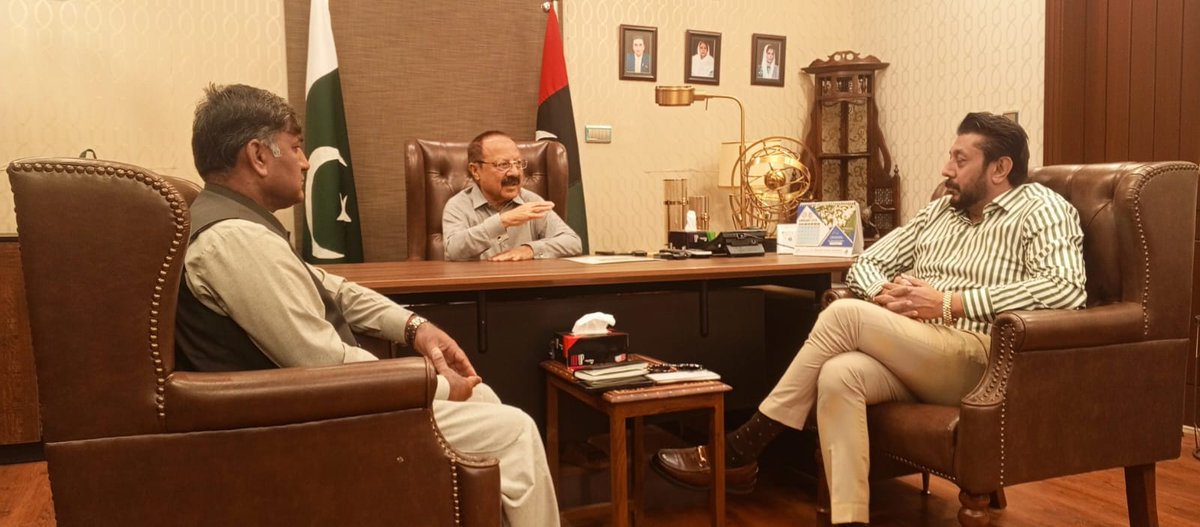 MushtaqueThari's tweet photo. پاکستان پیپلز پارٹی کلچرل ونگ سندھ کے رابطہ سیکریٹری عبدالغنی گوپانگ اور کلچرل ونگ کراچی ڈویژن کے سید سرفراز علی شاہ نے صوبائی وزیر آثارِ قدیمہ محترم جناب سرفراز راجڑ صاحب سے ان کے آفس میں ملاقات کی۔
@SarfrazRajar_
 
@LiaquatShahani_
 
#PPPCWSindh https://t.co/2lrGwK8set