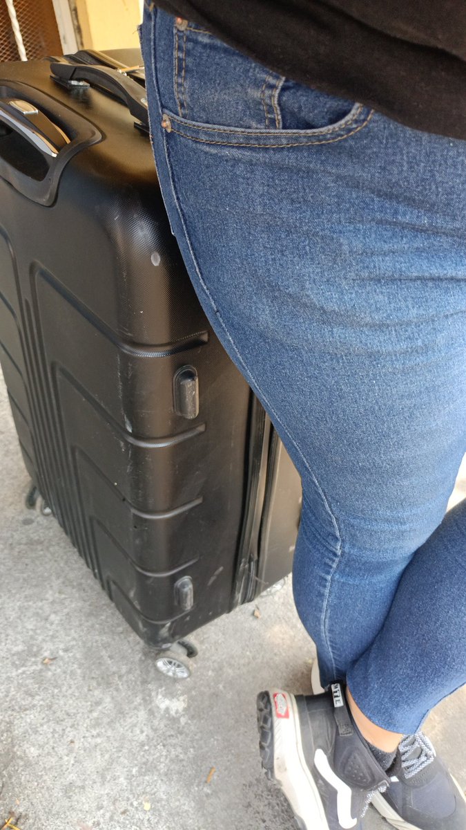 Zetwalux's tweet photo. Perdón no se viajar ligero :( https://t.co/6yyqeZxBUm