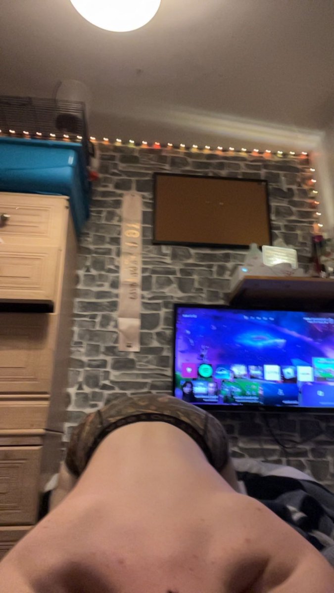 250Pie's tweet photo. reply if you want them off ;) https://t.co/m5KjSRujis