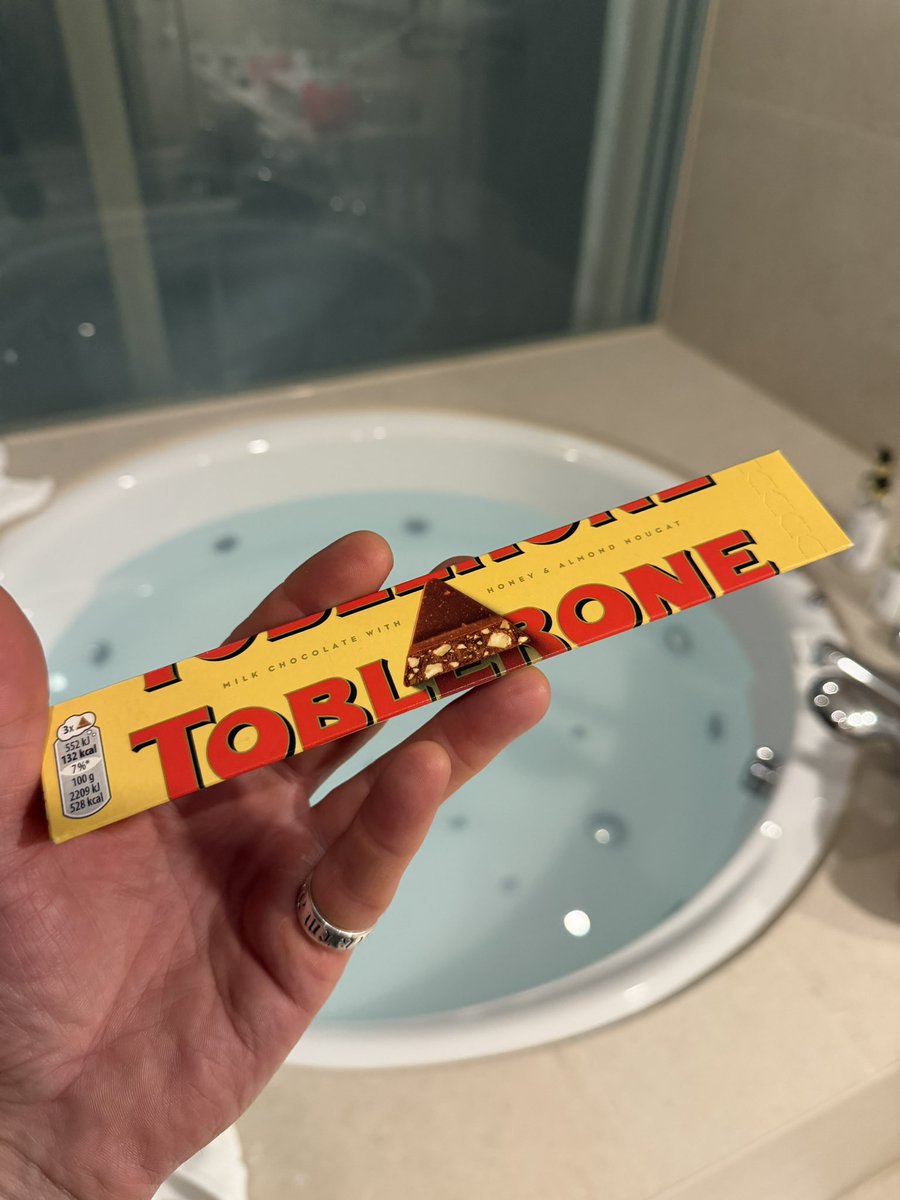 Alastair Hilton tweet media