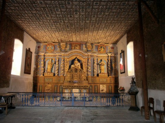 ofrancese_'s tweet photo. @PerseusLeGrand Et on y découvre dedans un plafond et un retable sculptés dans le bois et aux tons bleus.
Prêtre dans le village où est située la chapelle, l'abbé Casy-riviere était notamment un grand ami .. de Jacques Brel, qui venait de temps en temps en ce lieu. https://t.co/0PWVlAFJ6b