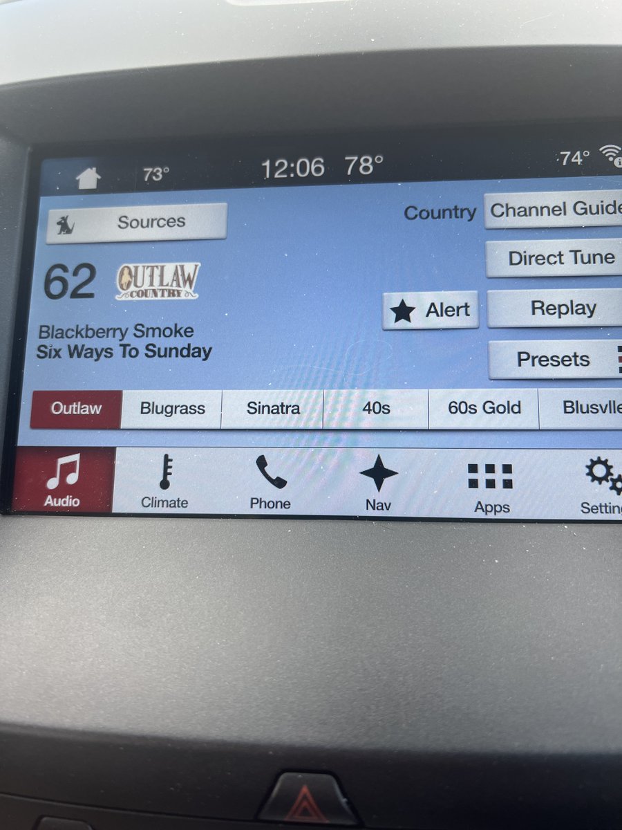 jackfromacworth's tweet image. Yeehah! ⁦@blackberrysmoke⁩ on ⁦@Elizabeth_Cook⁩ #ApronStrings #62 Satellite.