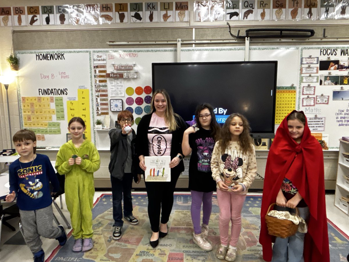 MissHuntHPSD's tweet photo. Book Character Day fun in 3rd grade! 📚 We had Sonic, the Grinch, Pokémon characters, Minnie Mouse, and Little Red Riding Hood join us in room 204. https://t.co/O1beUTUDl3