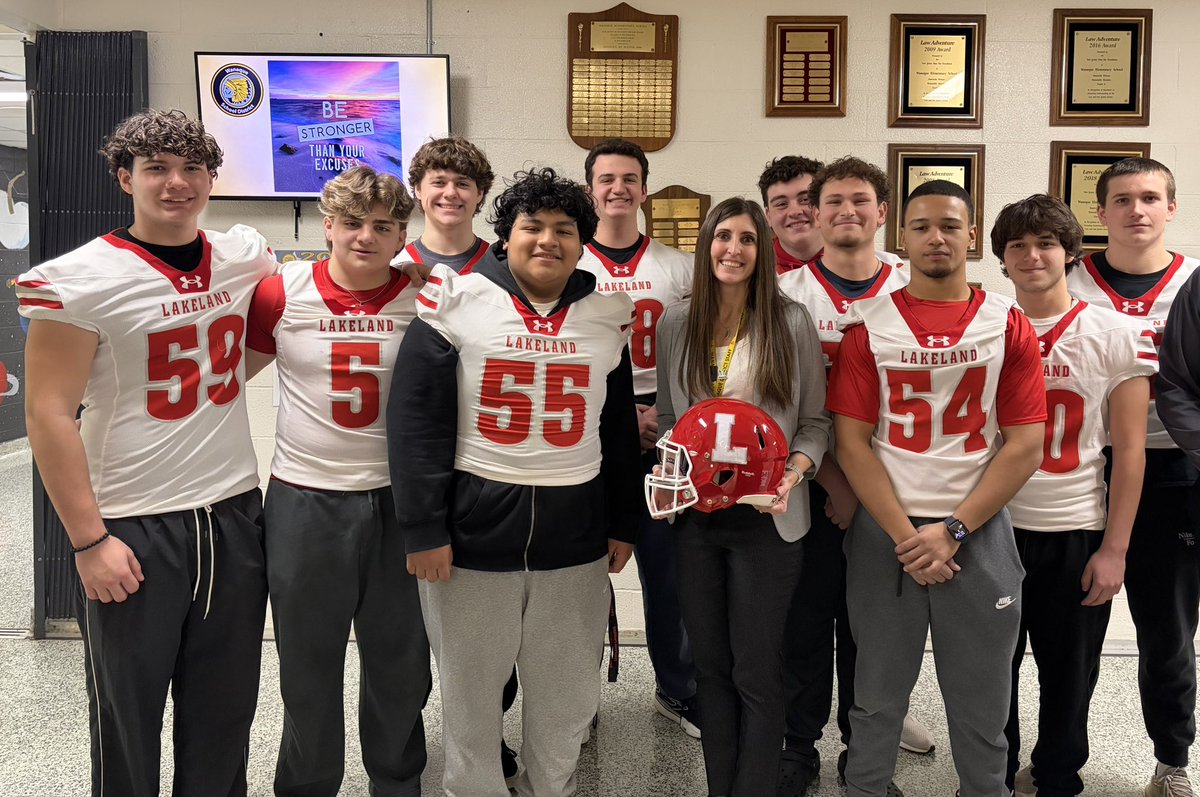 Lakeland_FB's tweet photo. 🇺🇸 READ ACROSS AMERICA WEEK https://t.co/KmLQCHlFhf