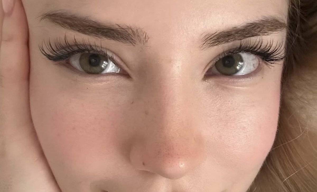 jiaa_xo's tweet photo. false eyelashes and subtle makeup is a winning combination https://t.co/CPkYL9QXq7