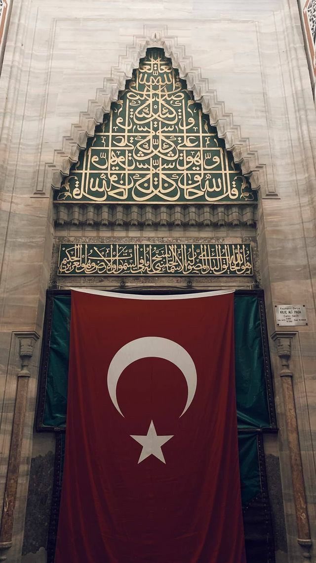 “Takdiri ezele teslimiz
 ama gayrete de aşığız...”

 |Cahit Zarifoğlu

#HayırlıCumalar 🕌