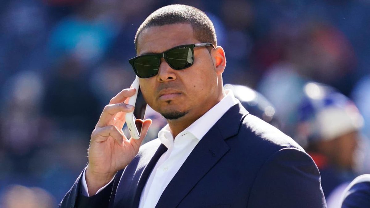 jack_bfr's tweet image. Caleb Williams - Rookie contract
Kyle Monangai - Rookie contract
Rome Odunze - Rookie contract
Luther Burden III - Rookie contract
Jahdae Walker - Rookie contract
Colston Loveland - Rookie contract

Average age of 22.7.

Ryan Poles has COOKED with this offense.