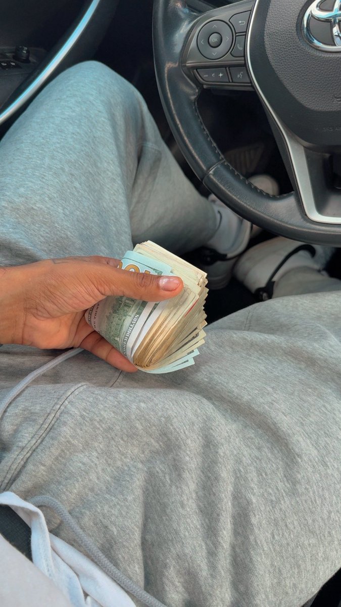 bblackhammerr's tweet photo. On my grind 🔞 

#Iran #latino #956NSFW #greysweats #wataa https://t.co/lVosM0gYp6