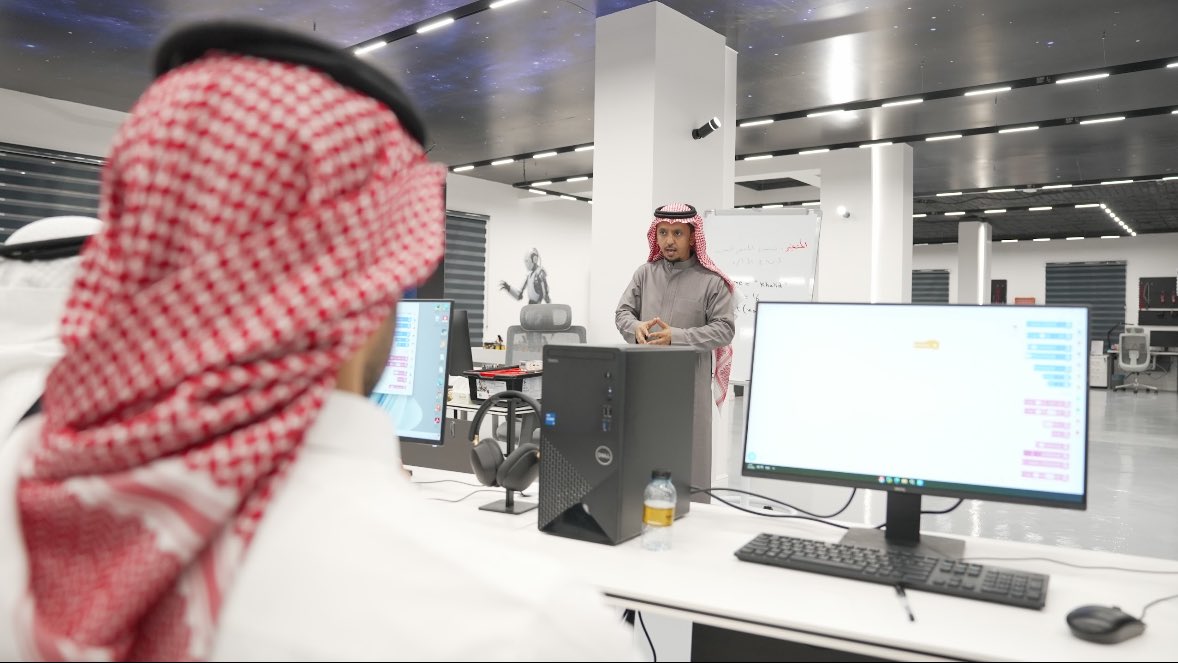 مركز العثيم للابتكار التنموي ( العثيم فاب لاب ) tweet media