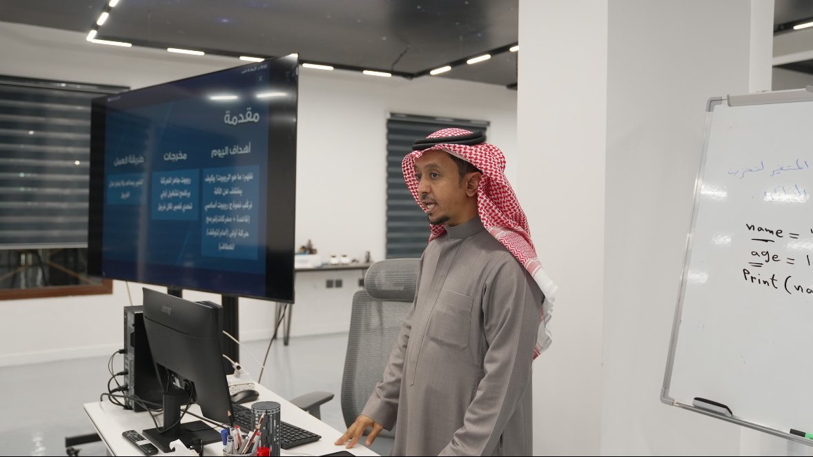 مركز العثيم للابتكار التنموي ( العثيم فاب لاب ) tweet media