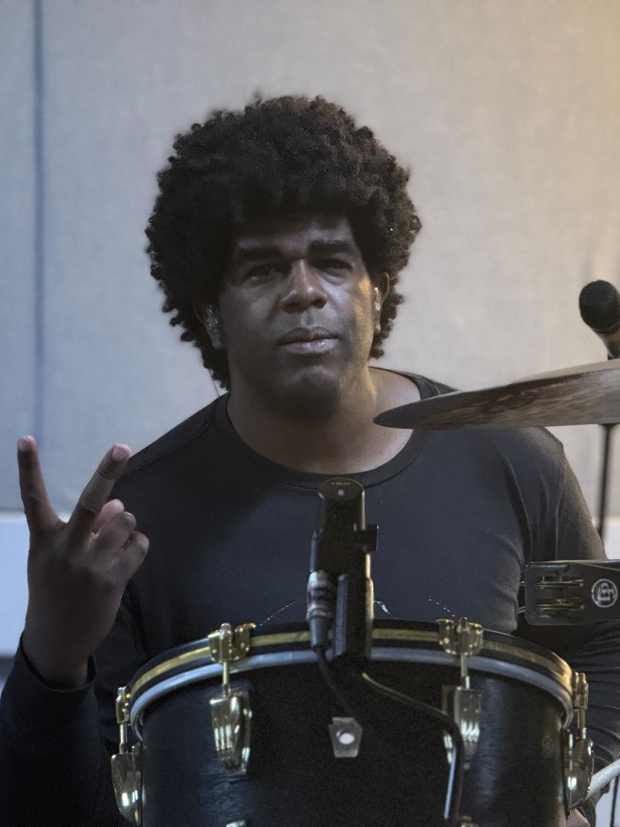 Interpol tweet media