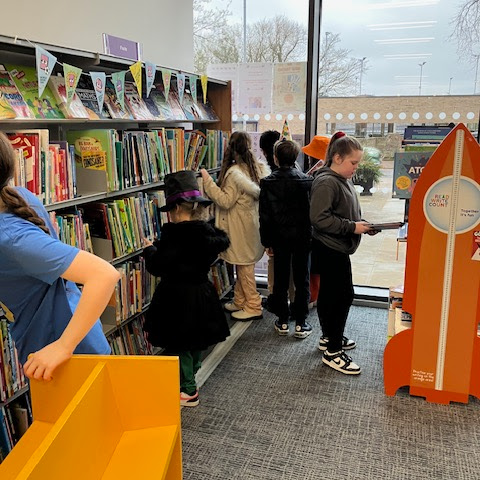 North Lanarkshire Libraries tweet media