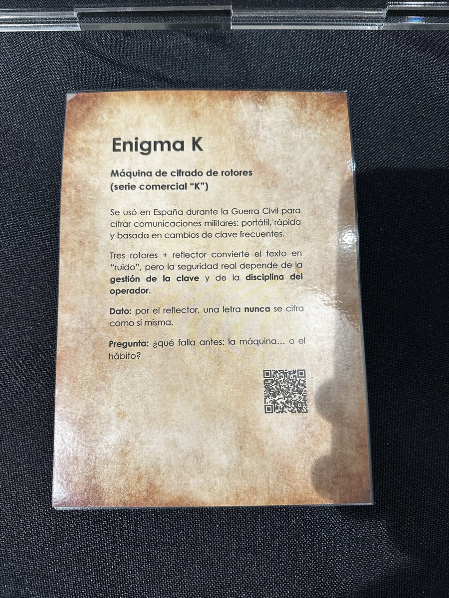 goodyra's tweet photo. @RadioHacking @rootedcon @secsignalexpo @criptored Espectacular exposición de máquinas criptográficas, enhorabuena David por el trabajo realizado,por hacer posible tenerlas tan cerca y por supuesto por la invitación a @secsignalexpo https://t.co/T8fPcCphor