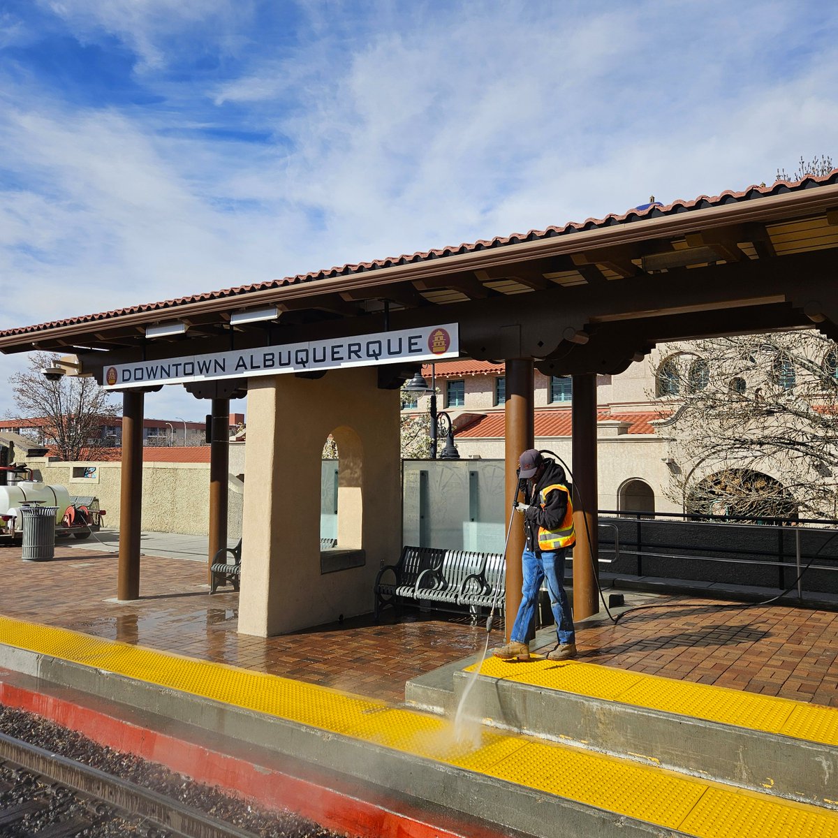 NMRailRunnerExpress tweet media