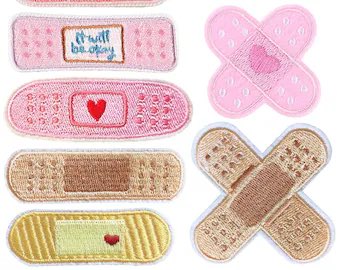 𝐻𝒜𝒱𝐼𝒦 🔜 chewing on Azul® game tiles tweet media