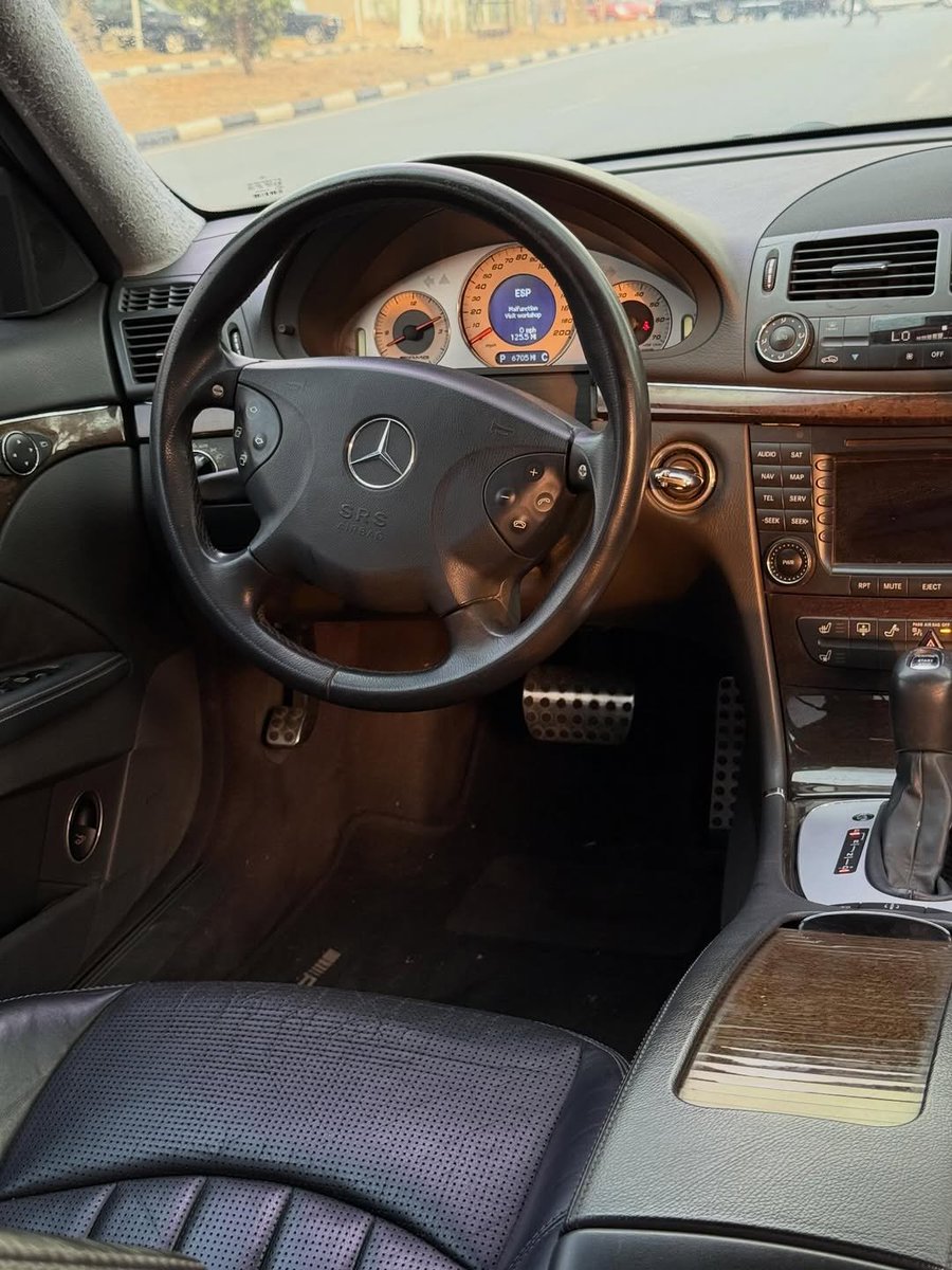 Abj_Auto_cars's tweet photo. ‼️ MERCEDES-BENZ E55 AMG — 2006 (FOREIGN USED)
📃 DUTY: Original custom duty ☑️
🏷️ PRICE: DM OR CALL
📍 LOCATION: #Abuja 🇳🇬
📞 CALL/WHATSAPP: 08052712169 / 09112199464

Classic AMG V8 • raw performance & vintage AMG character #E55AMG #ClassicAMG #V8