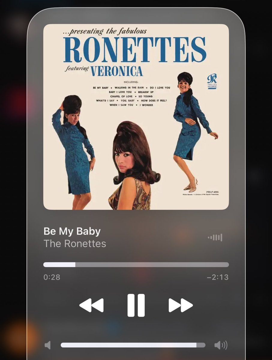 gguksbambi's tweet image. bu şarkı her çaldığında aklıma jimin geliyo🥹🤏🏻