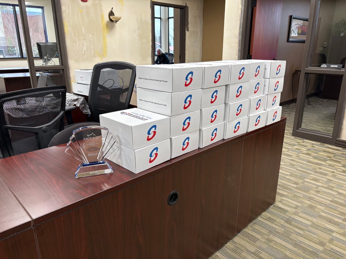 TempRightServ's tweet photo. Yesterday, we had the pleasure of thanking one of our longtime customers, Park Side Credit Union in Whitefish, for being a trusted partner.

https://t.co/9Ir6MgYvTT

#ParkSideCreditUnion #ThankYou #WhitefishMT #Montana #TrustedPartners #ComfortSystemsUSA #TempRightService https://t.co/Anav9yOrb8