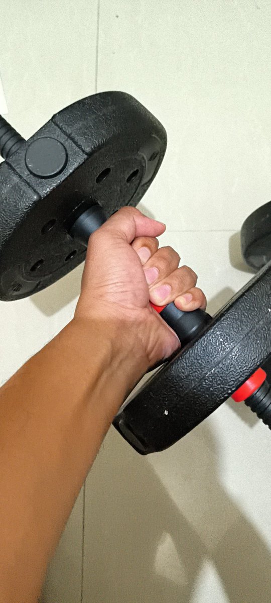 Gak bisa tidur+sagne gak ada lawan, akhirnya memutuskan untuk angkat beban 🤯