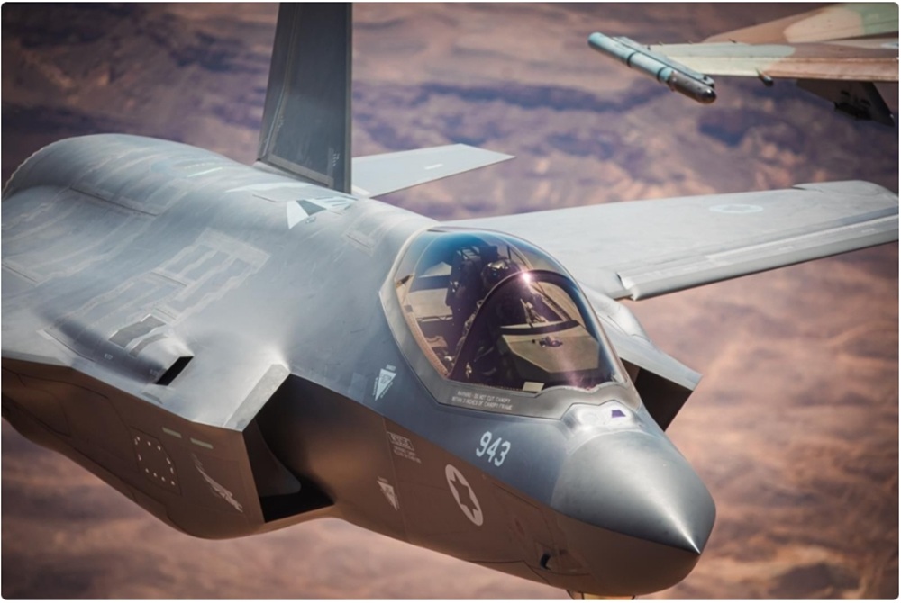 Galaxia_militar's tweet photo. Un #F35I de #Israel registra el primer derribo aire-aire de un #avióndeentrenamiento #Yak130 sobre #Iran.
https://t.co/rUon5o4QIC https://t.co/LvGihxeoDn