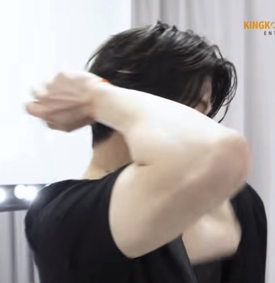 He wants his Neohees dead, doesn’t he!?!? 
😭😭😭
Oppa, please tell me you know how to do CPR cuz all of us can’t breathe cuz of you!!!
❤️‍🔥
#LeeDongWook #이동욱