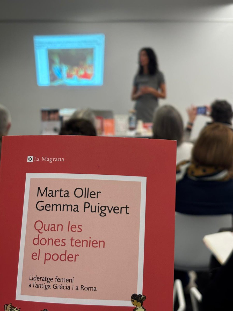 bmanresaab's tweet photo. Magnífica sessió del #clubdelecturadeFilosofia amb @txellblay 🫶 No ens cansarem de repetir com n’arriba a ser de necessari fer visibles les dones silenciades per la història, i no podíem haver començat el març de millor manera💜

#8M #DiaDeLesDones #somdones #filosofia #manresa https://t.co/raNCg9v3ar
