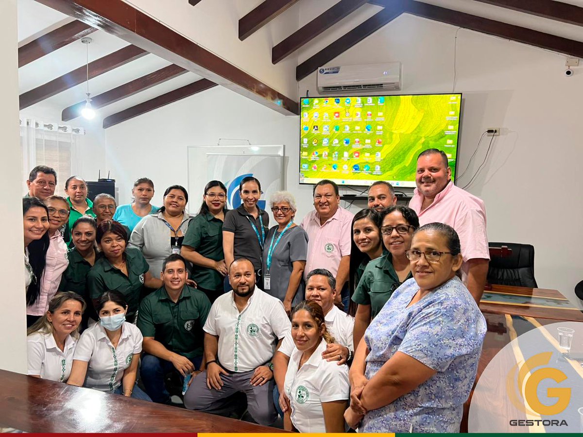 GestoraBolivia's tweet photo. En el departamento de Santa Cruz, la Gestora Pública llevó a cabo una actividad de socialización con la Federación de Sindicatos de Ramas Médicas de Salud Pública (FESIRMES), fortaleciendo el diálogo y el trabajo conjunto con el sector médico. 🧑‍⚕️🏥 

#SiempreBolivia https://t.co/TjkdT1b6vE