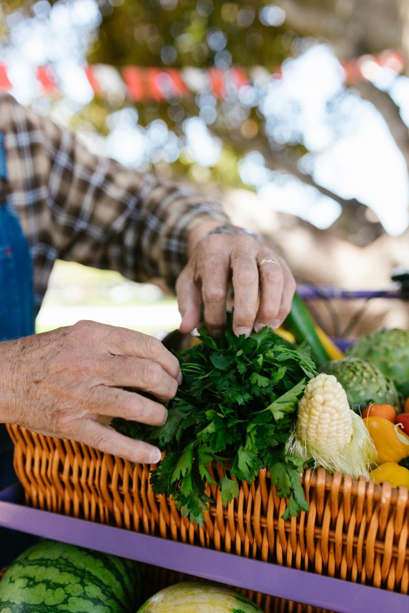EUCouncilPress's tweet photo. 🚜🇪🇺 @EUCouncil &amp; @Europarl_EN have reached a provisional deal on the amendment of common market organisation. Deal aims at strengthening farmers’ position in the food supply chain by delivering clearer and fairer rules.
https://t.co/C7gS5Qtx7A https://t.co/t8Bpwz1vaU