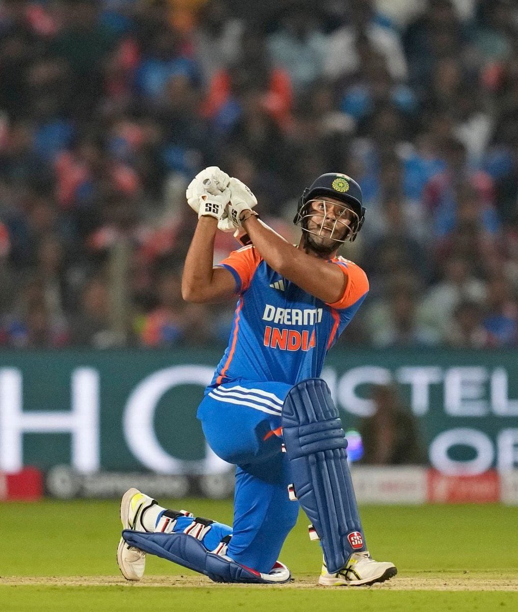 बधाई भारत! 🏏

वर्ल्डकप के सेमीफाइनल मुकाबले में इंग्लैंड को हराकर भारत ने फाइनल में प्रवेश कर लिया है। इस शानदार जीत की सभी देशवासियों को ढेर सारी बधाई।

भारतीय टीम को फाइनल मैच की अग्रिम शुभकामनाएं।
#INDvsENG #T20WC2026