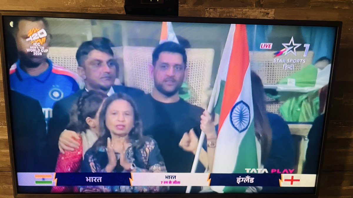 AskAnshulSharma's tweet photo. Thala for a reason , India won by 7 runs 😝

#indiavsengland https://t.co/p8b25Cvuds