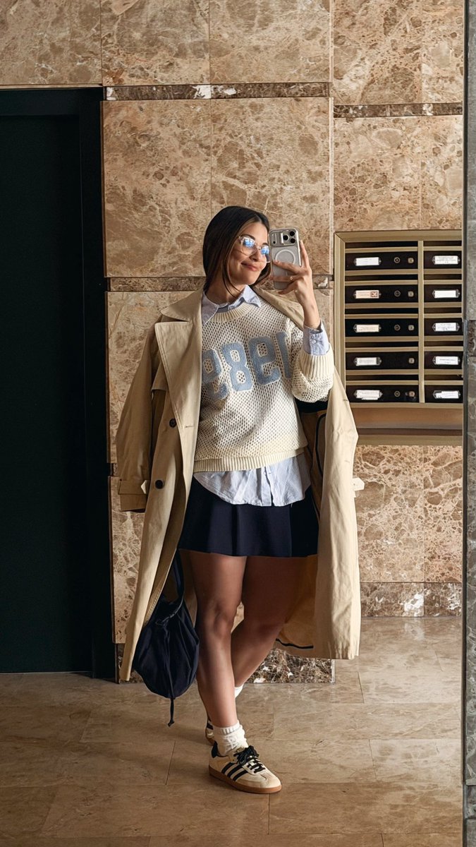 Saricientta's tweet photo. Another day, another merch outfit 🩵
At first I thought this 1989 mesh sweater would only work for summer/pool days, but turns out it looks amazing layered! I’m obsessed ✨
#1989TV #TSMerch #OOTD #MerchOutfit #Swiftie #OutfitInspo @taylornation13 https://t.co/O7TTpCoEmJ